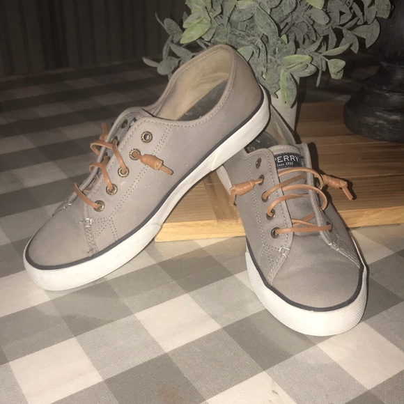 sperry leather tennis shoes